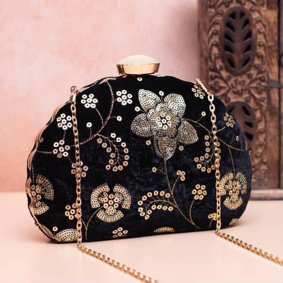 D shape - black big flowers