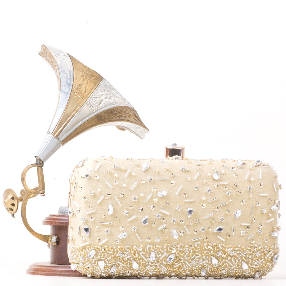 Hand embroidered - Crystal cream